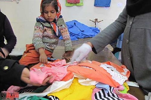 تامین هزینه یک دست لباس برای یک کودک یتیم