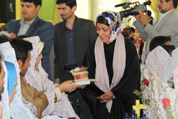 تصاویر مربوط به مراسم ازدواج 214 زوج جوان در خوی 28