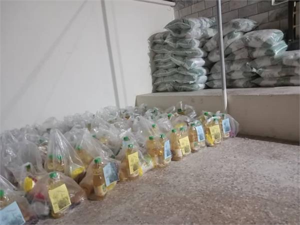 توزیع 300 بسته معیشتی در استان هرمزگان 6