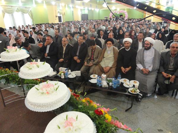 تصاویر مربوط به مراسم ازدواج 214 زوج جوان در خوی 8