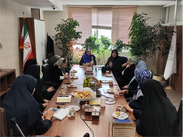 نشست هم اندیشی بانوان نیکوکار