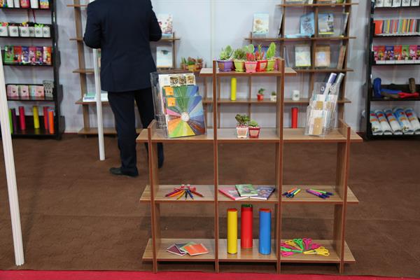 غرفه موسسه خیریه عترت بوتراب در نمایشگاه لوازم التحریر مصلی امام خمینی(ره) - شهریور96 3