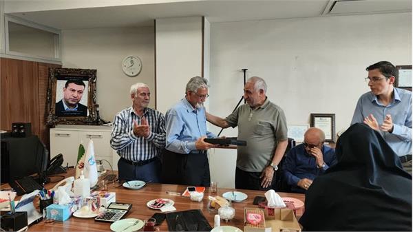 مراسم بزرگداشت روز معلم در دفتر موسسه 6