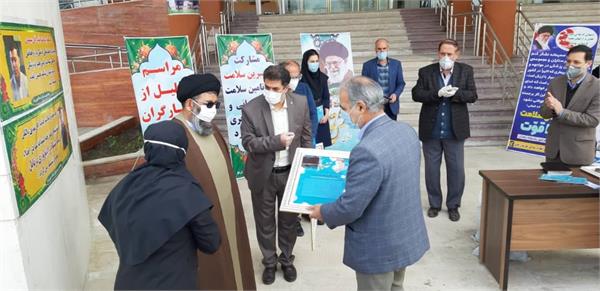 تجلیل بنیان‌گذار 13