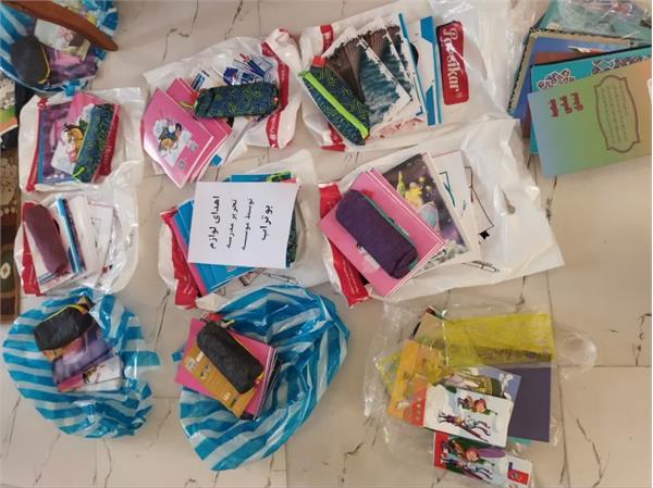 اهدای لوازم تحریر 1