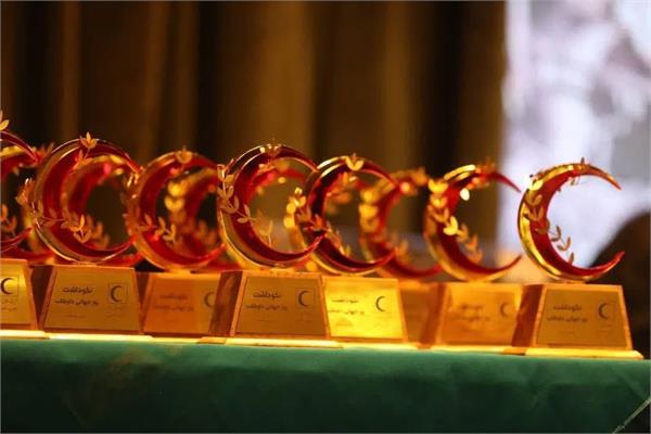 تقدیر از مدیرعامل بوتراب در آیین نکوداشت جمعیت هلال احمر 2