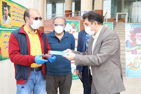 تجلیل بنیان‌گذار 15