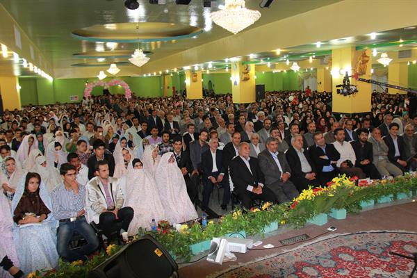 تصاویر مربوط به مراسم ازدواج 214 زوج جوان در خوی 37