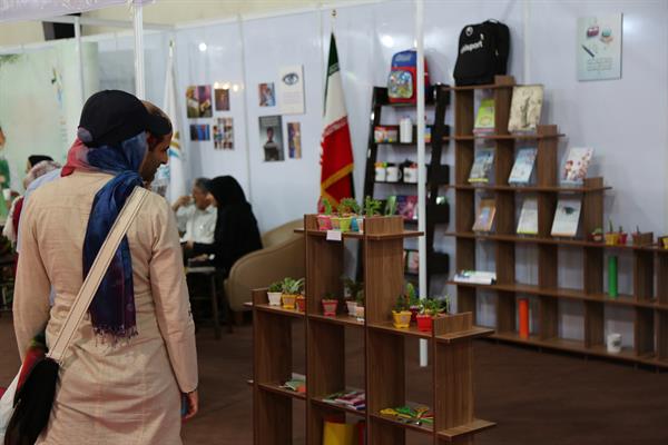 غرفه موسسه خیریه عترت بوتراب در نمایشگاه لوازم التحریر مصلی امام خمینی(ره) - شهریور96 7