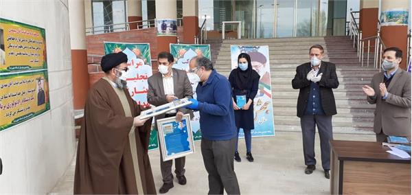 تجلیل بنیان‌گذار 10