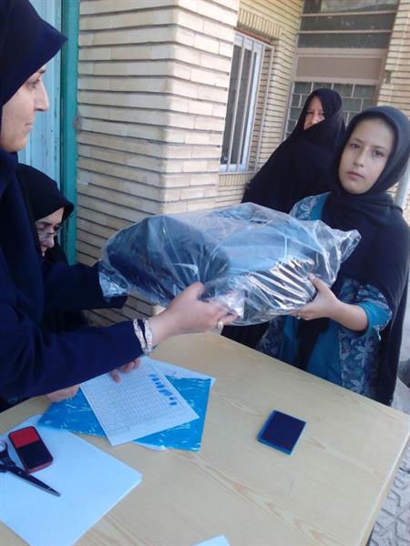 توزیع لوازم التحریر