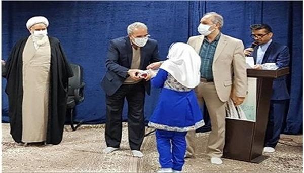 اهدا ۱۶۱ دستگاه تبلت به فرزندان بوتراب در استان کرمانشاه