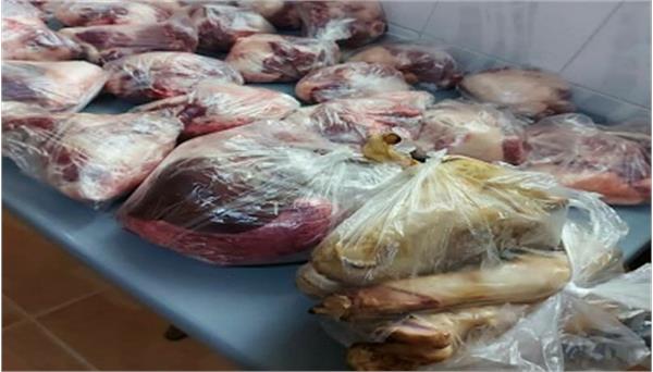 توزیع گوشت قربانی بین 52 خانواده بوتراب در استان کرمانشاه