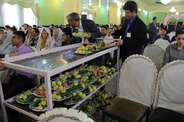 تصاویر مربوط به مراسم ازدواج 214 زوج جوان در خوی 18